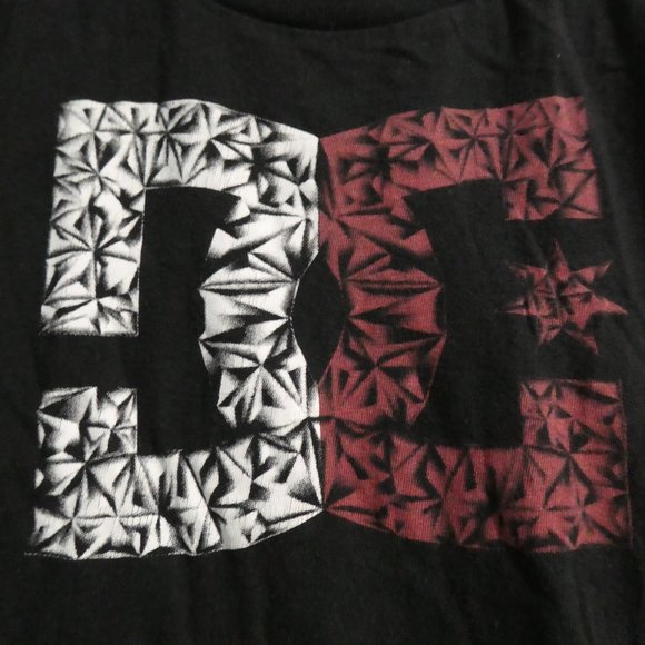 DC Trademark 100% cotton black graphic t-shirt DC print on front, 2016 - Picture 6 of 10